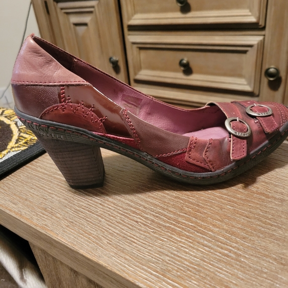 Burgundy leather pumps - Picture 2 of 3